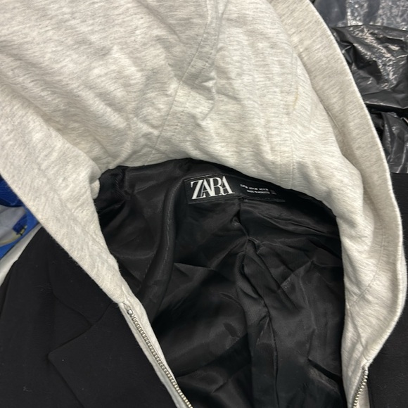 Zara cropped blazer/hoodie - Picture 3 of 3